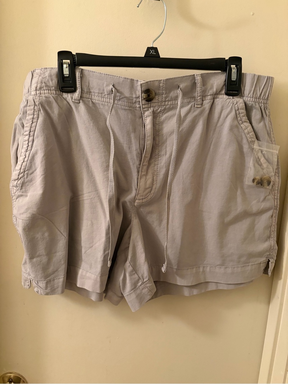 Sonoma Mid Rise Shorts in Light Gray